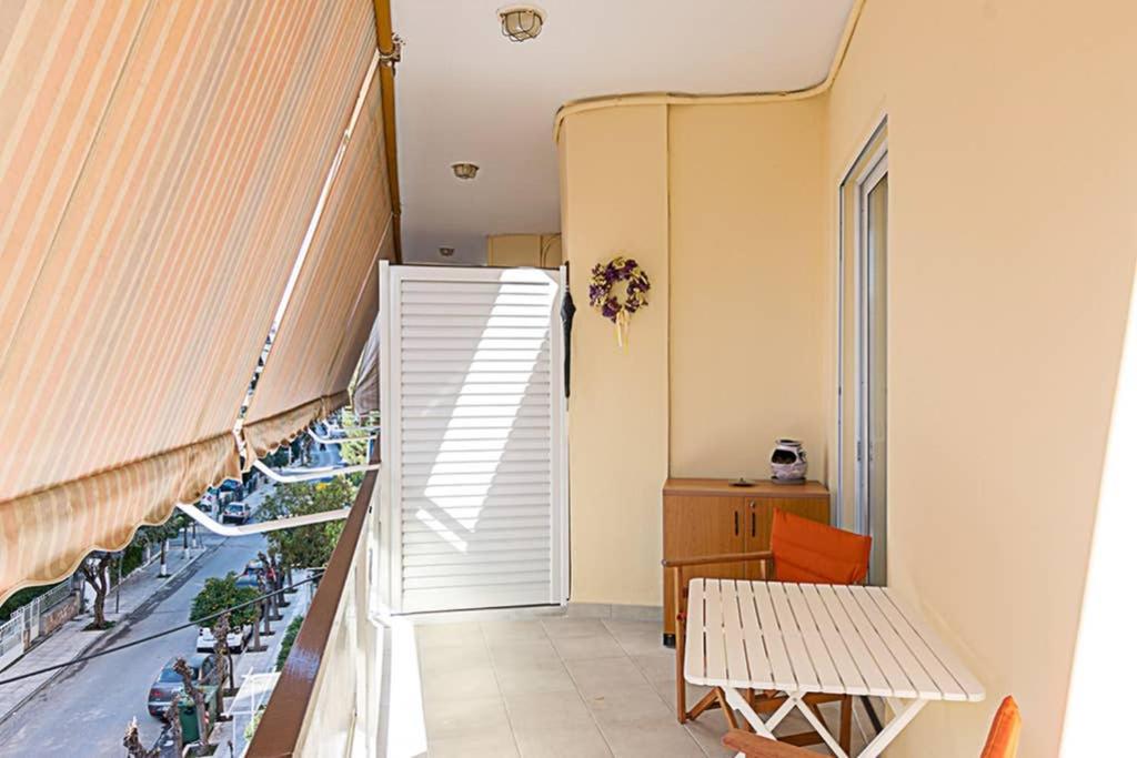 Cozy Flat With 1 Bedroom Next To Metro Station Atenas Exterior foto